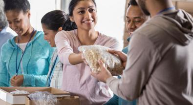 Image of young people volunteering